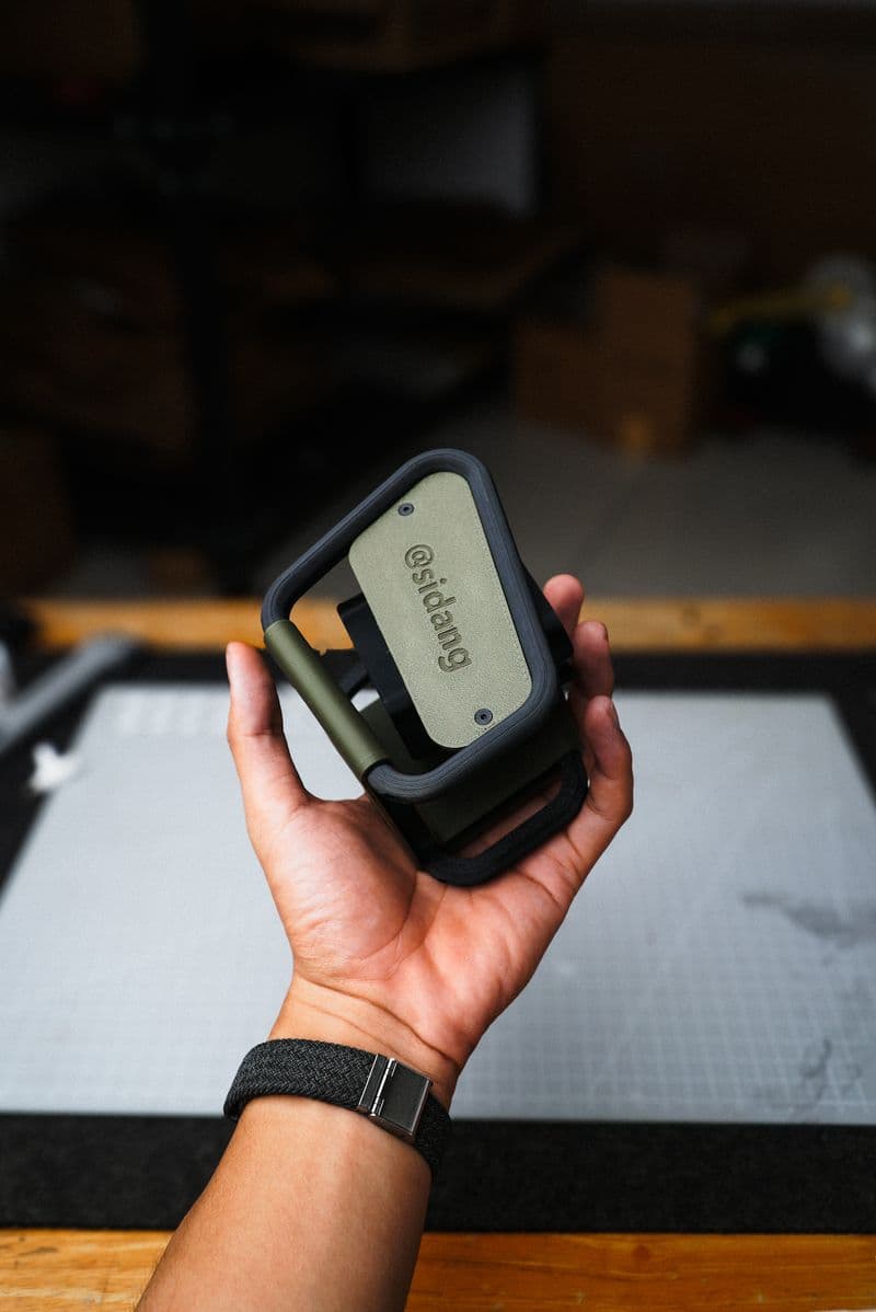 Green version of handheld fan dock